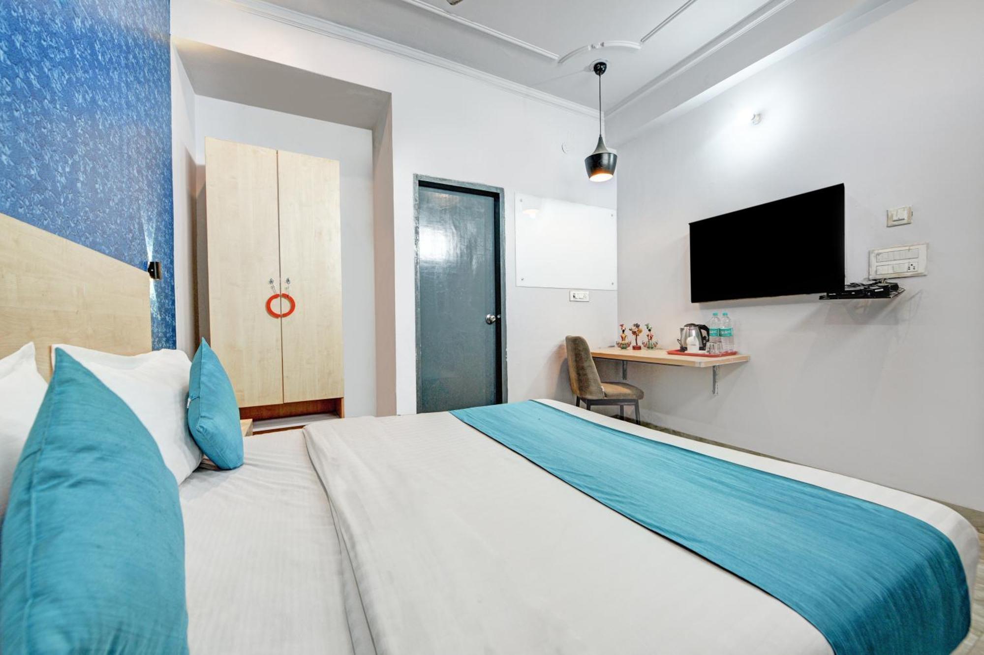 Royal Spark Inn1 - Medicity Gurugram, Near Medanta Hospital グルガウン 部屋 写真