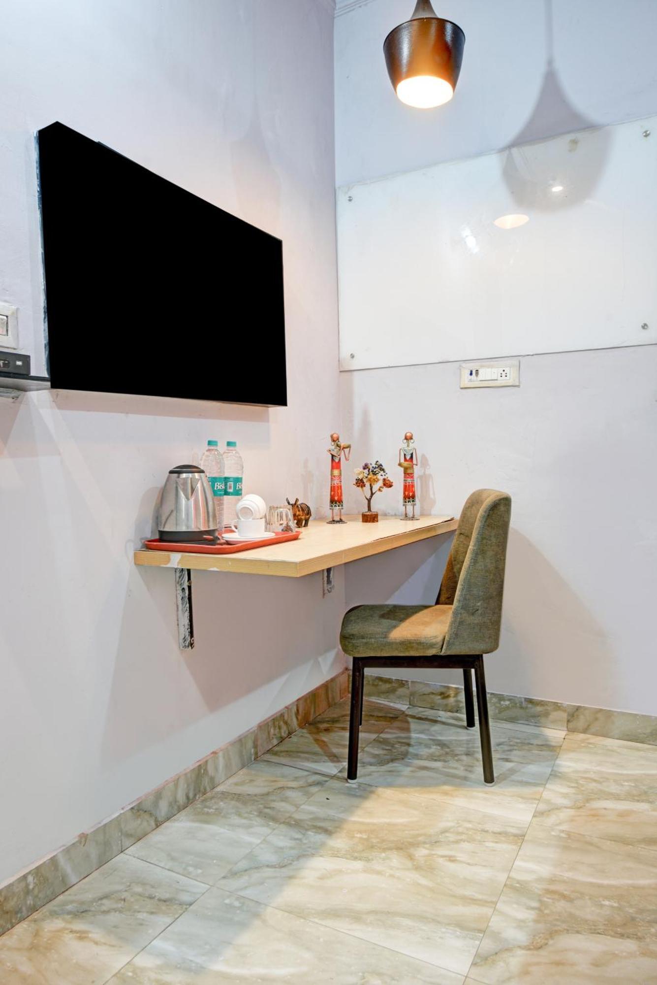 Royal Spark Inn1 - Medicity Gurugram, Near Medanta Hospital グルガウン エクステリア 写真