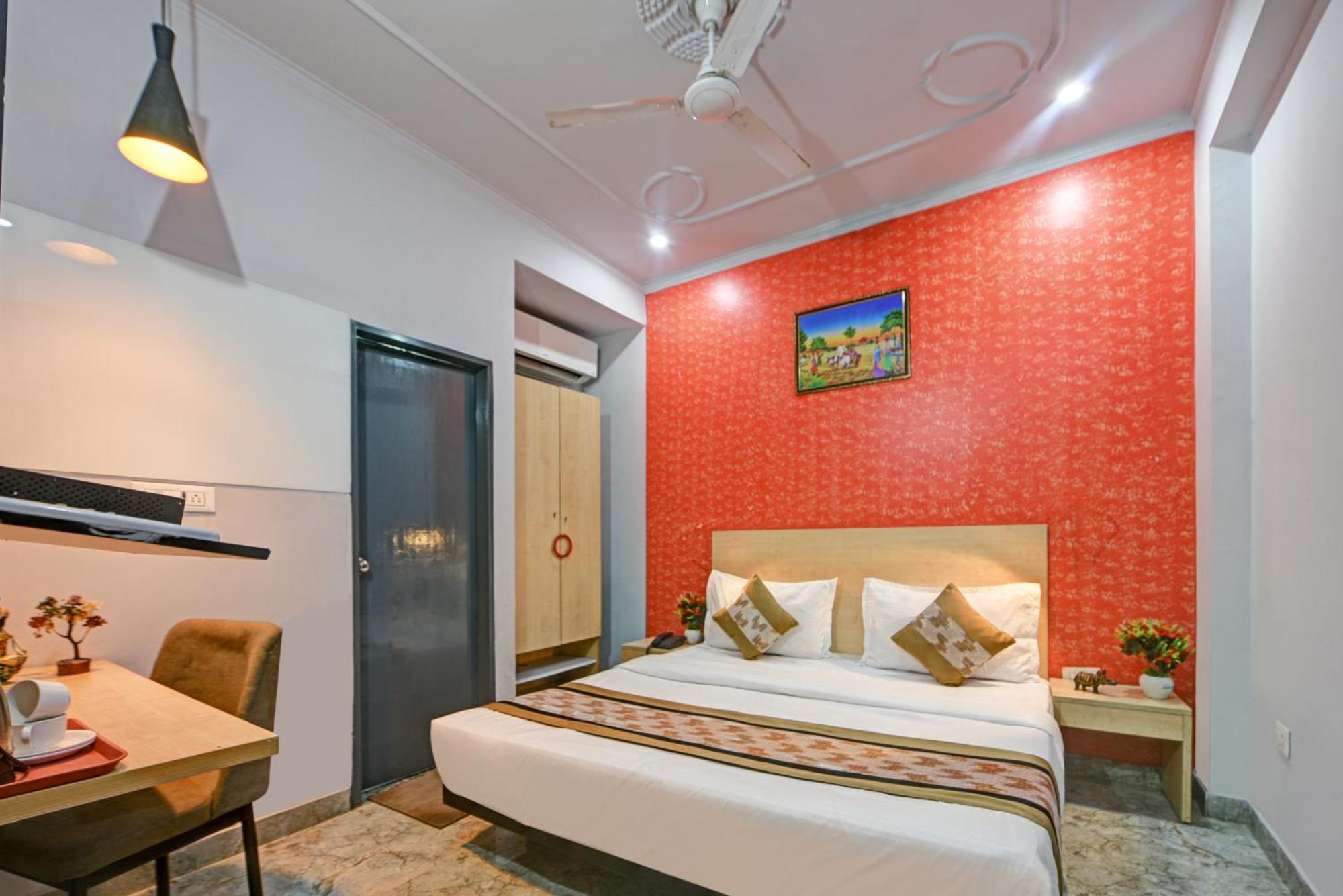 Royal Spark Inn1 - Medicity Gurugram, Near Medanta Hospital グルガウン エクステリア 写真