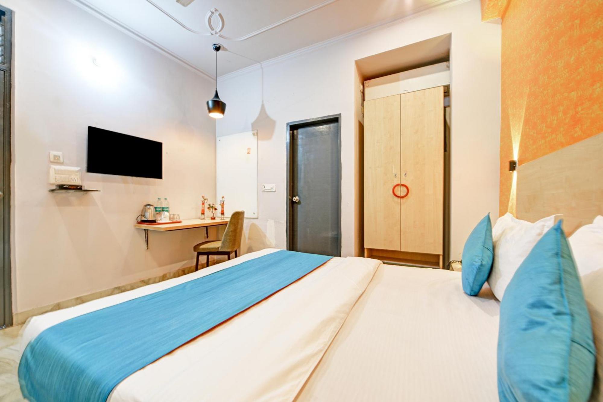 Royal Spark Inn1 - Medicity Gurugram, Near Medanta Hospital グルガウン エクステリア 写真