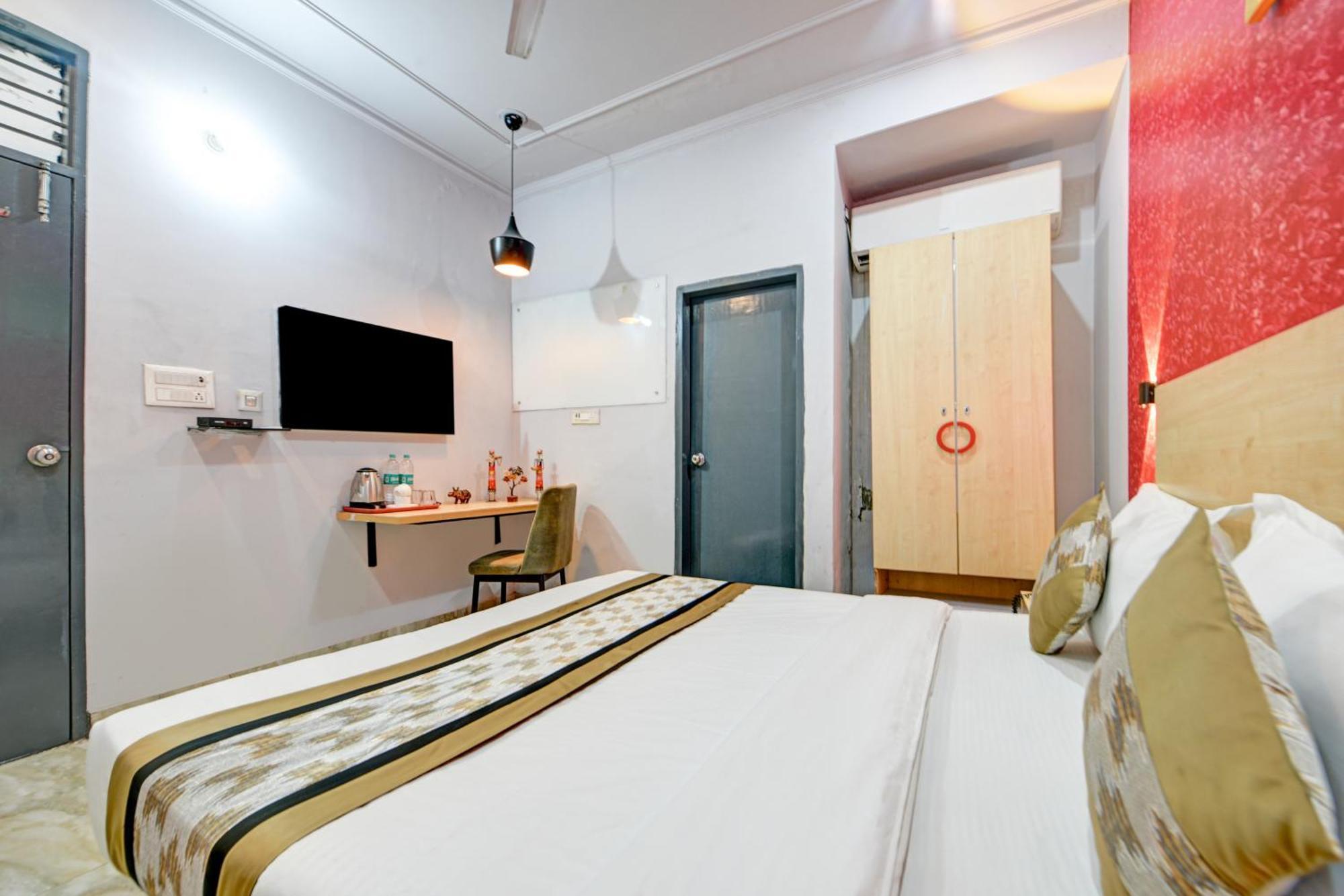 Royal Spark Inn1 - Medicity Gurugram, Near Medanta Hospital グルガウン エクステリア 写真
