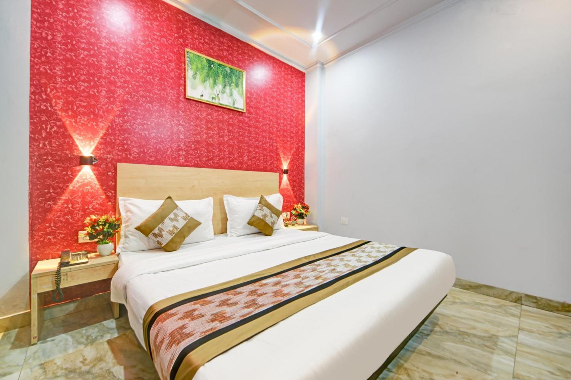 Royal Spark Inn1 - Medicity Gurugram, Near Medanta Hospital グルガウン エクステリア 写真