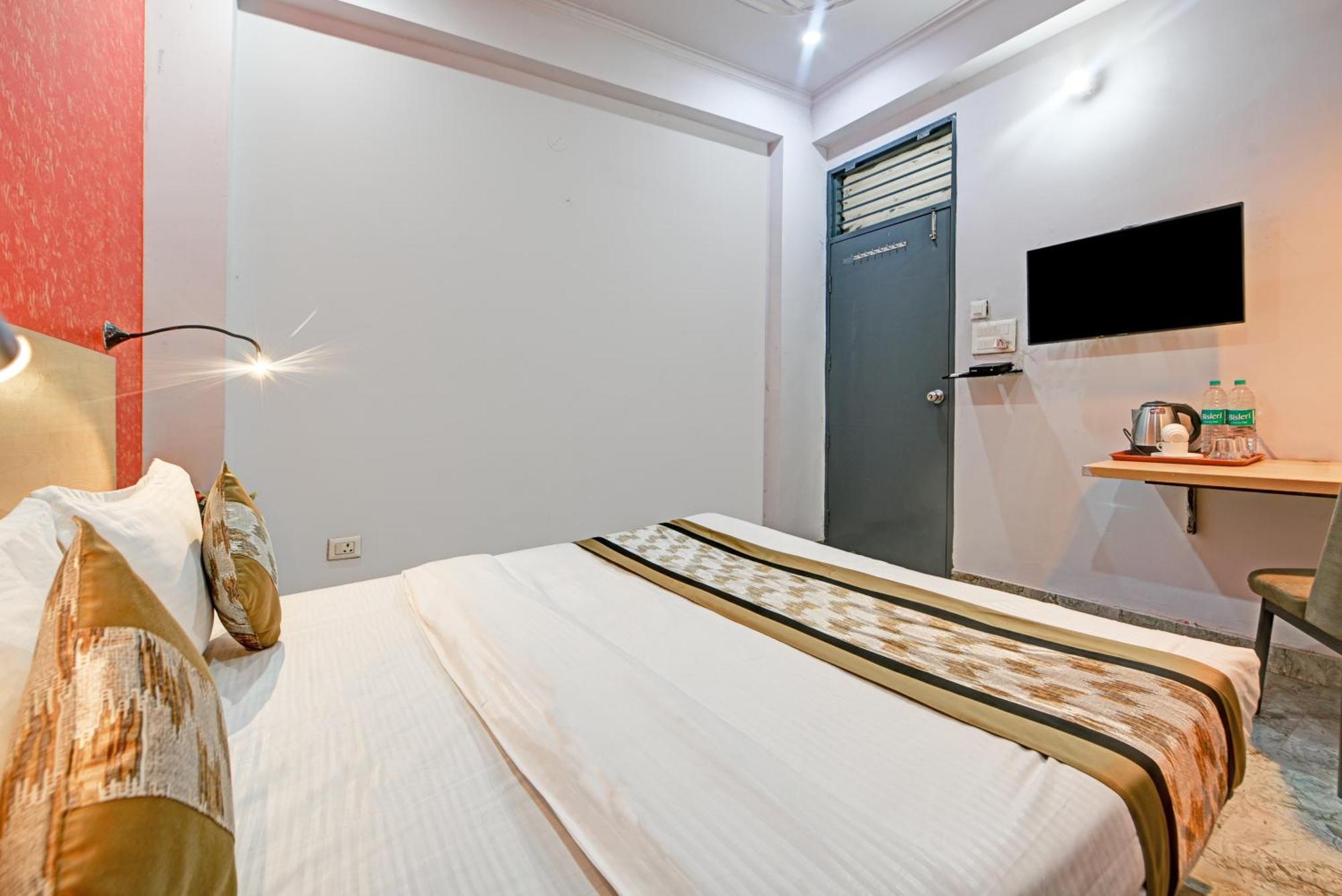 Royal Spark Inn1 - Medicity Gurugram, Near Medanta Hospital グルガウン エクステリア 写真