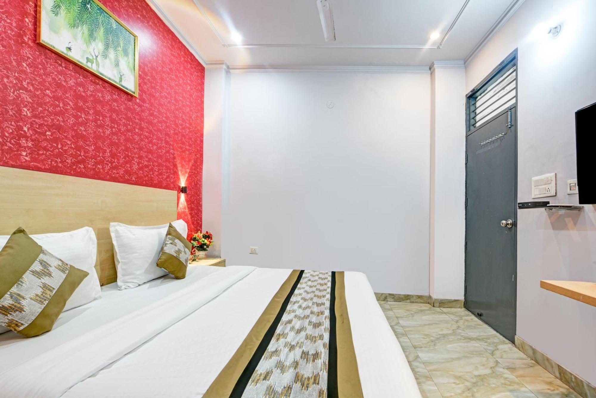 Royal Spark Inn1 - Medicity Gurugram, Near Medanta Hospital グルガウン エクステリア 写真
