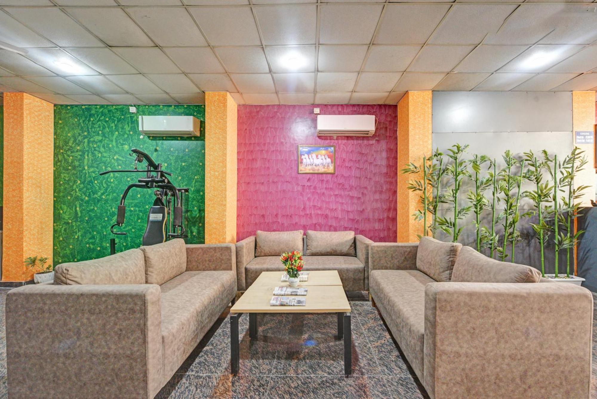 Royal Spark Inn1 - Medicity Gurugram, Near Medanta Hospital グルガウン エクステリア 写真