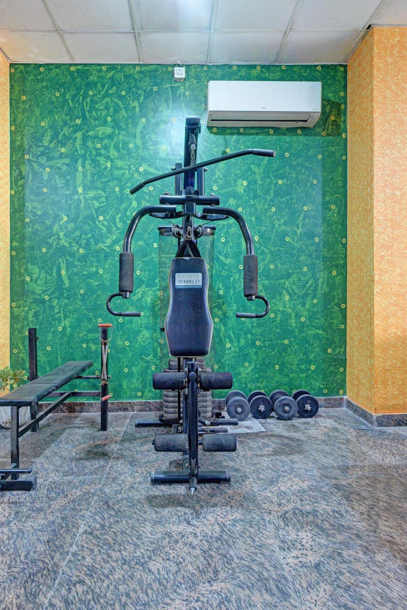 Royal Spark Inn1 - Medicity Gurugram, Near Medanta Hospital グルガウン エクステリア 写真