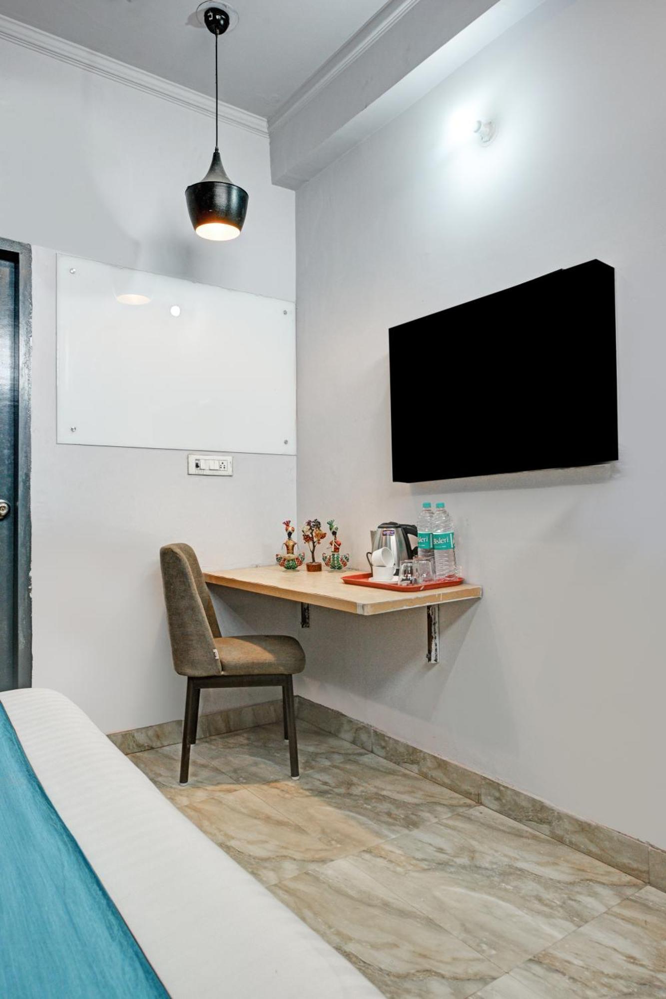 Royal Spark Inn1 - Medicity Gurugram, Near Medanta Hospital グルガウン エクステリア 写真