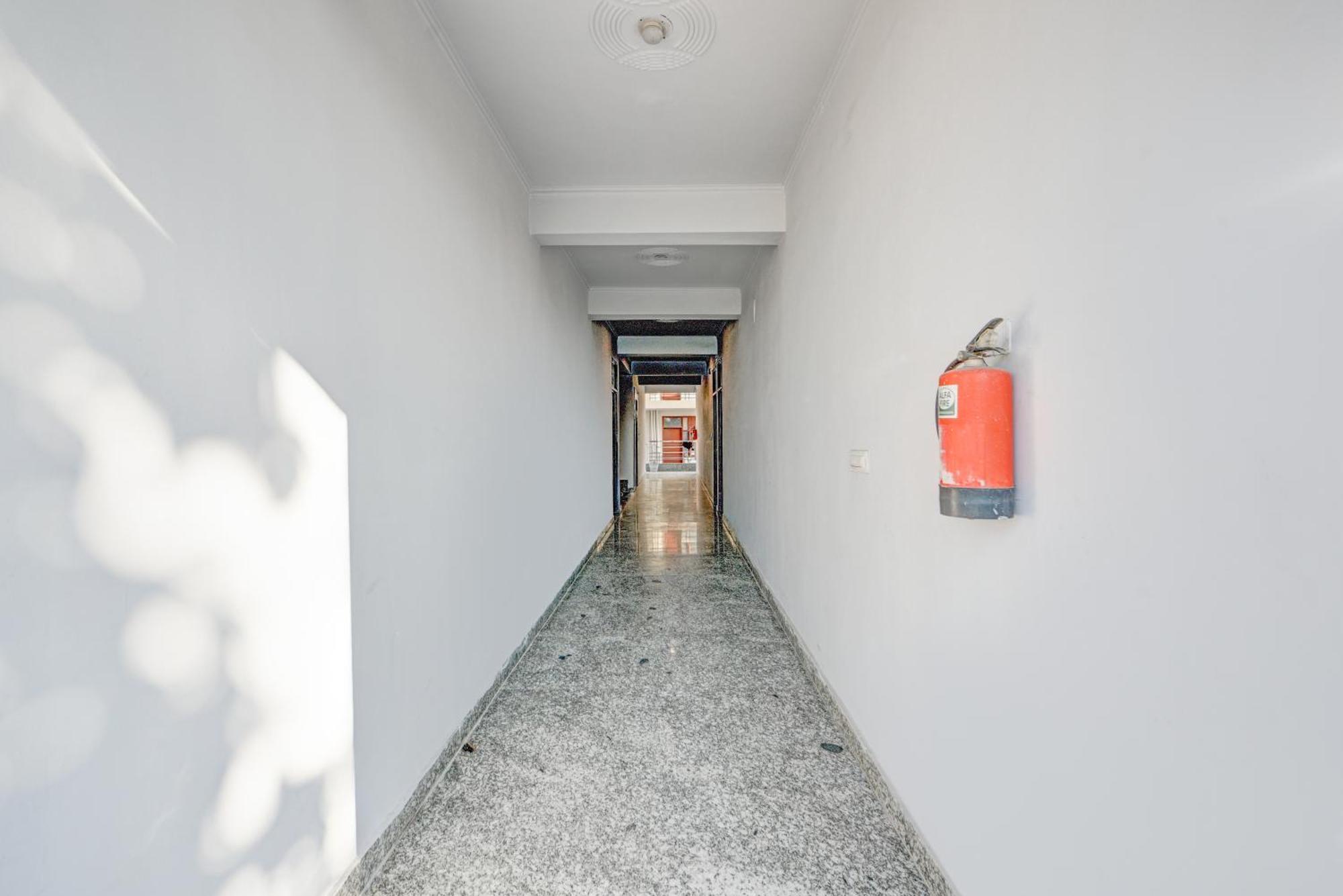 Royal Spark Inn1 - Medicity Gurugram, Near Medanta Hospital グルガウン エクステリア 写真